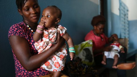 woman with child in Sierra Leone
